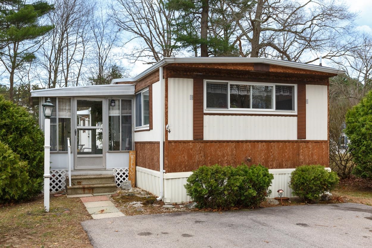 4 Clovercrest Drive