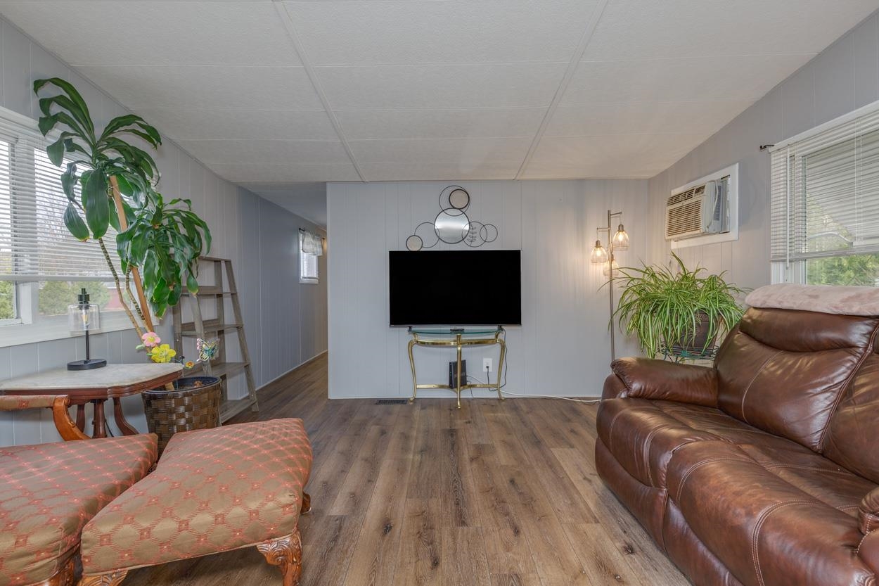 4 Clovercrest Drive