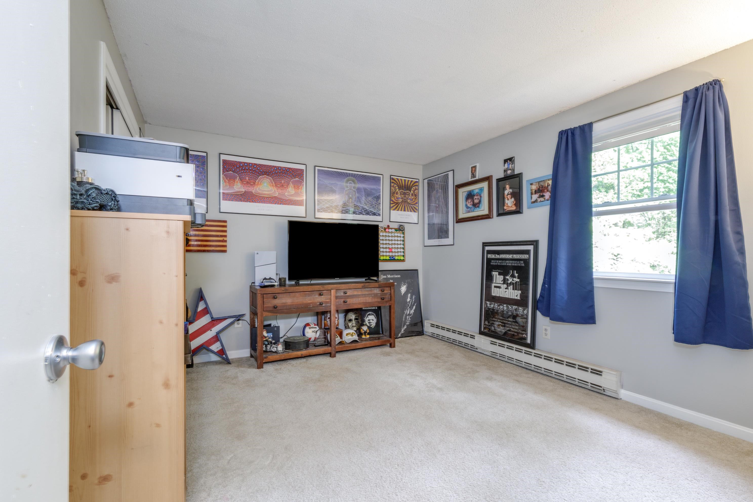 8 Midridge Circle