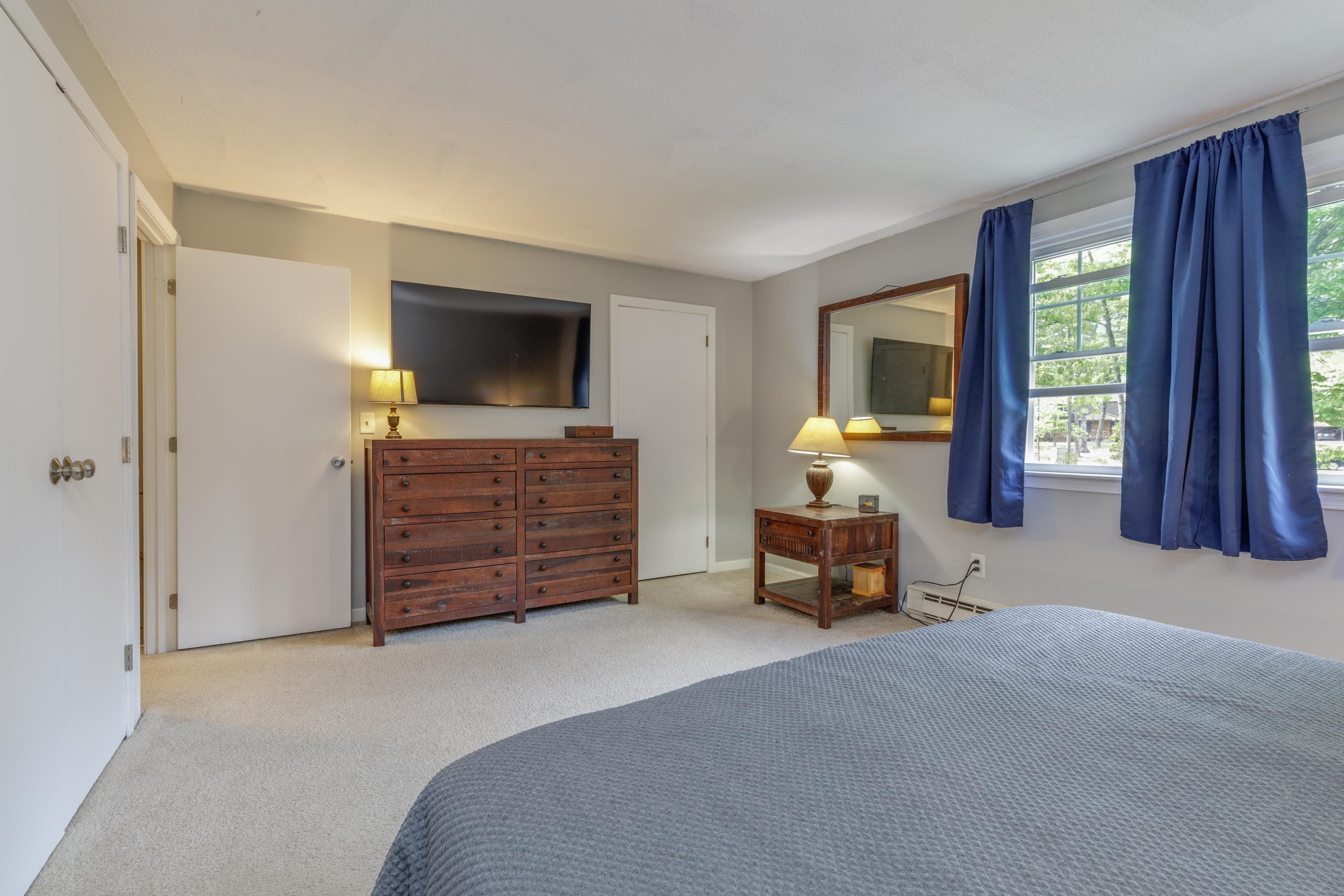 8 Midridge Circle