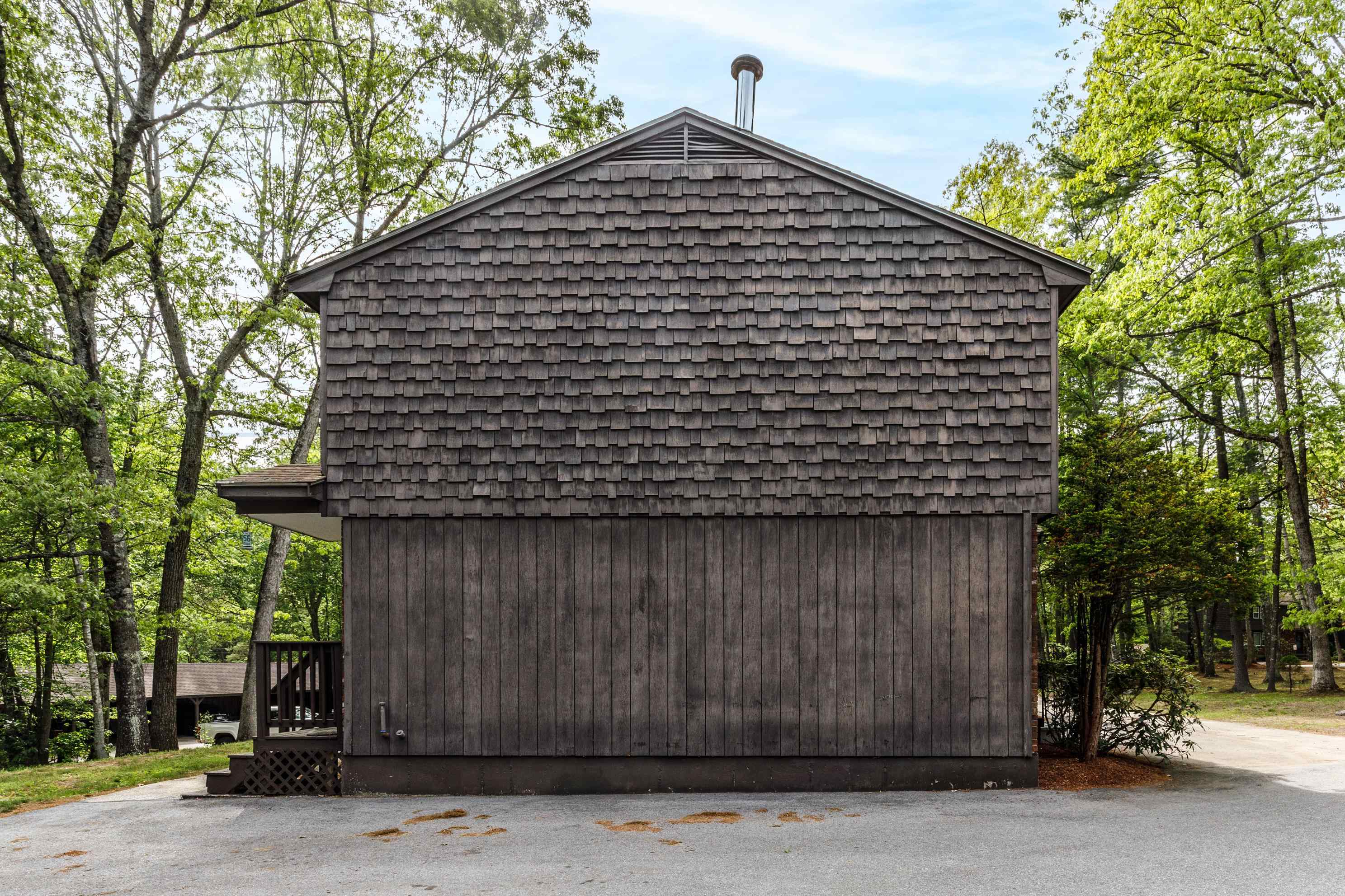 8 Midridge Circle
