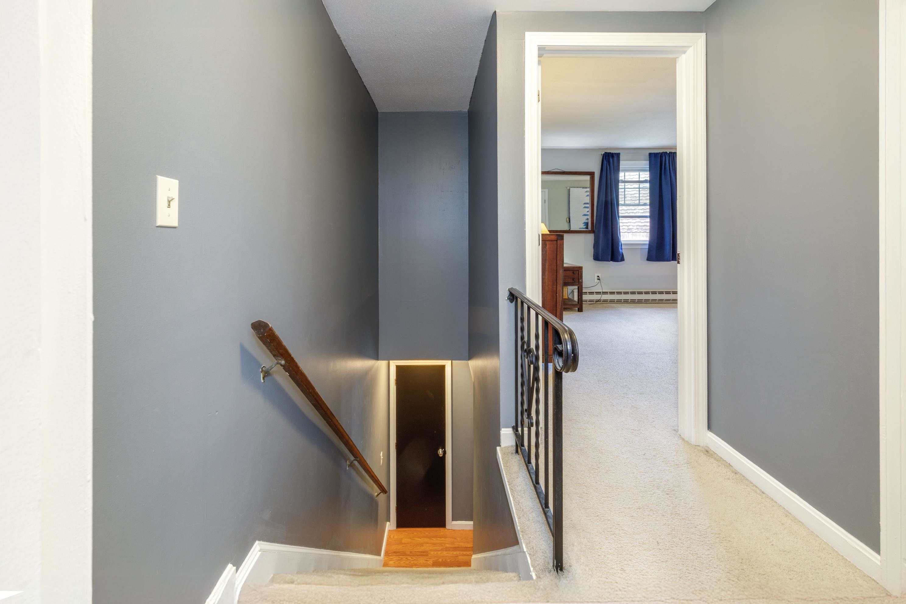 8 Midridge Circle