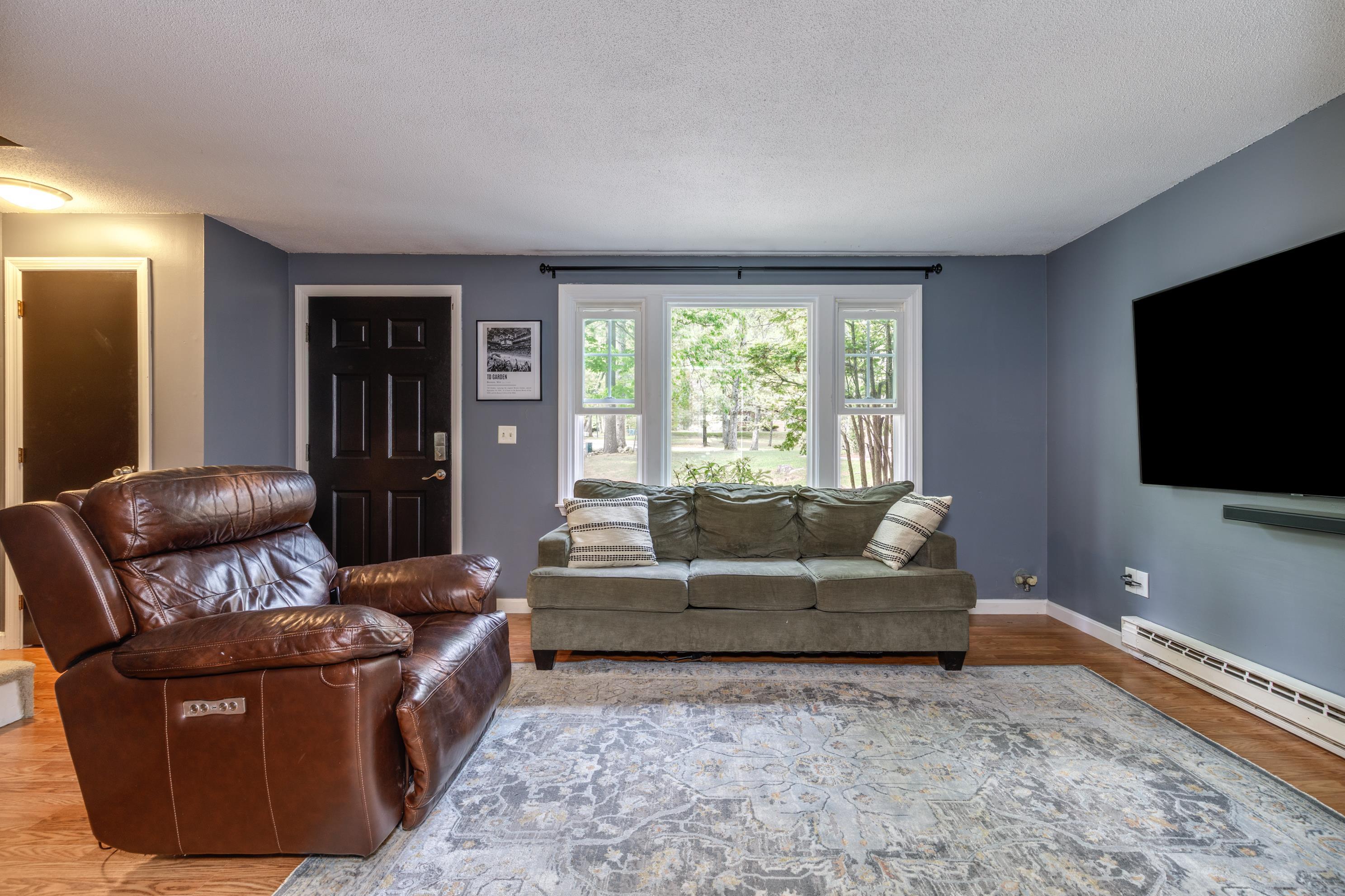 8 Midridge Circle