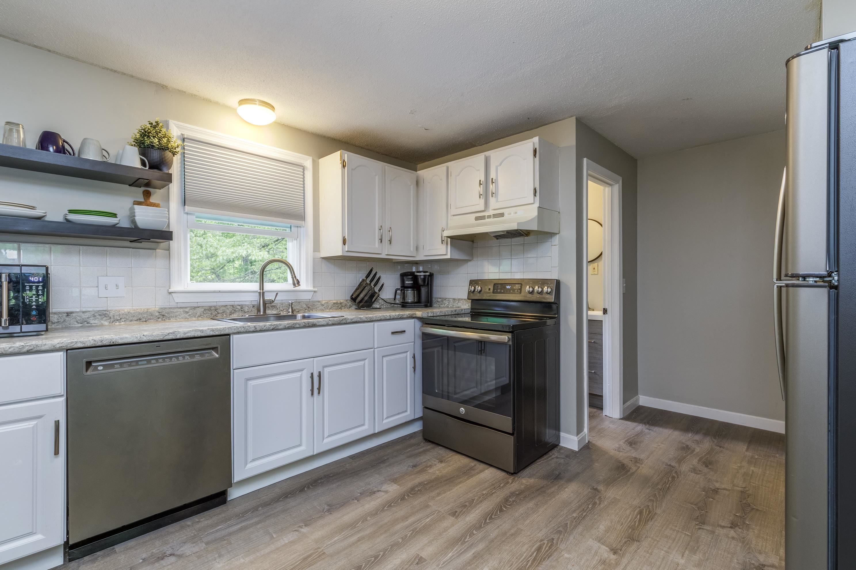 8 Midridge Circle