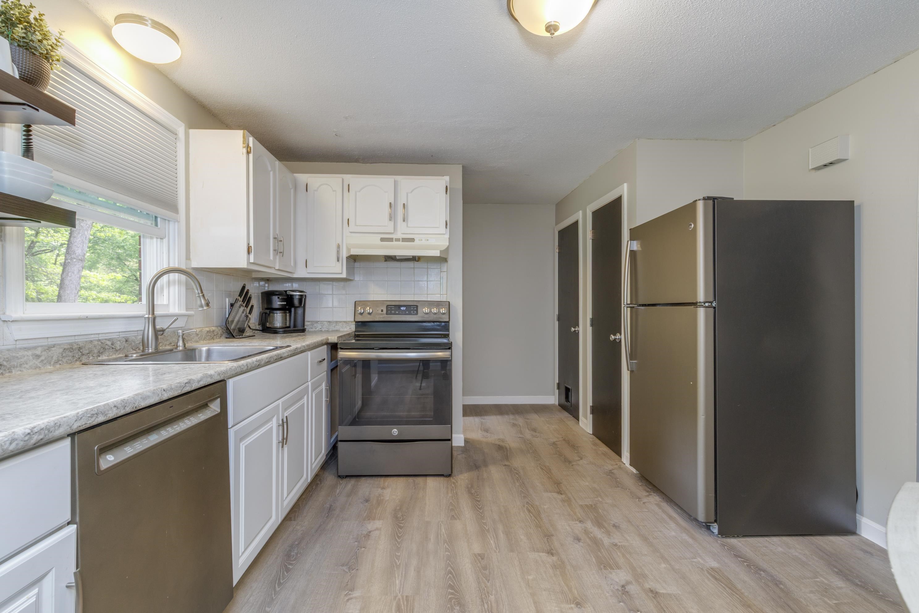 8 Midridge Circle