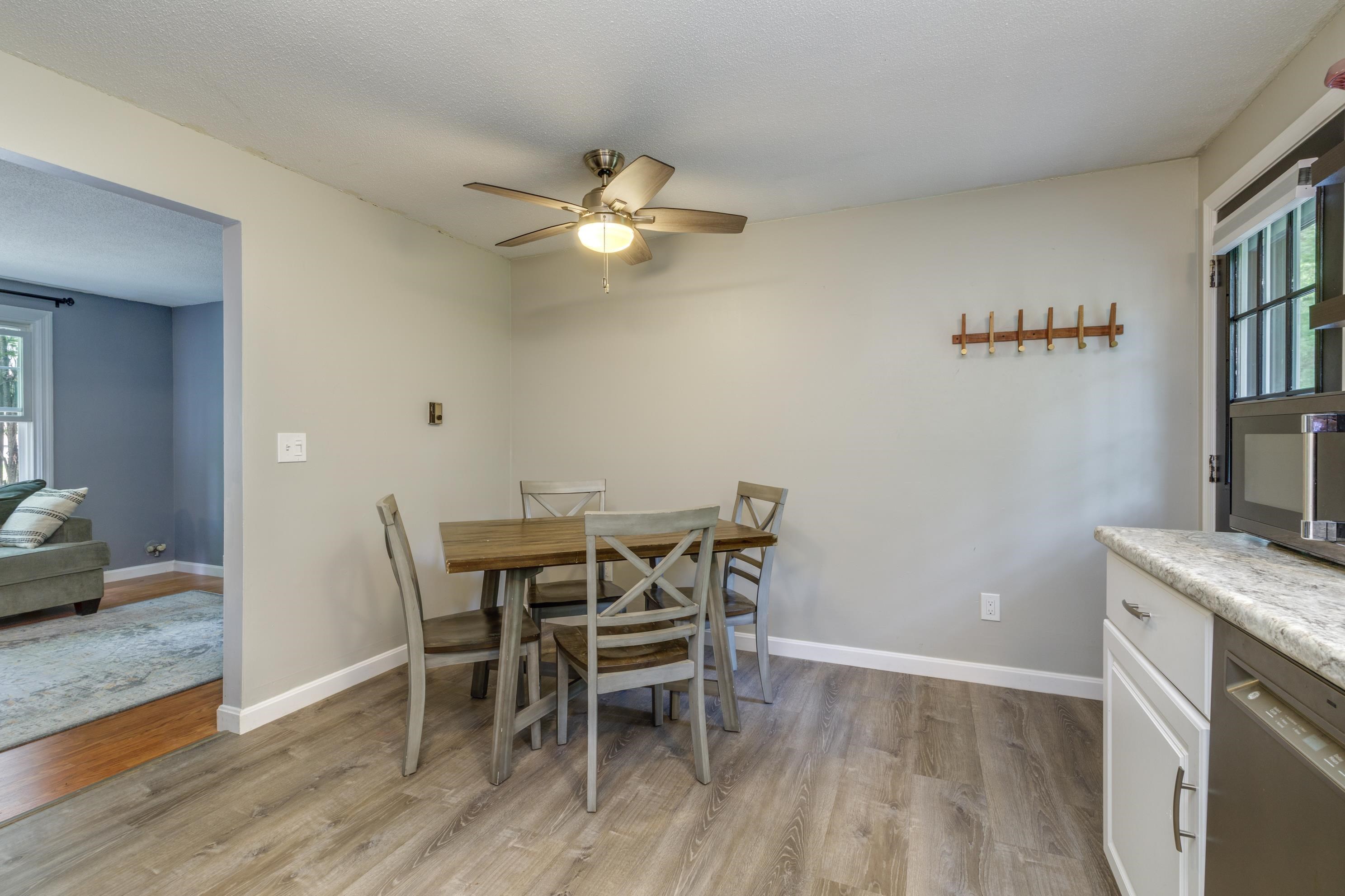 8 Midridge Circle