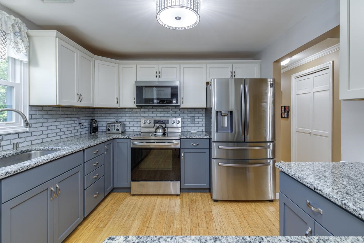 10 Mayflower Drive