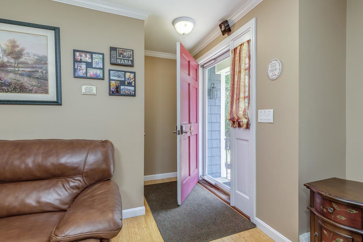 10 Mayflower Drive