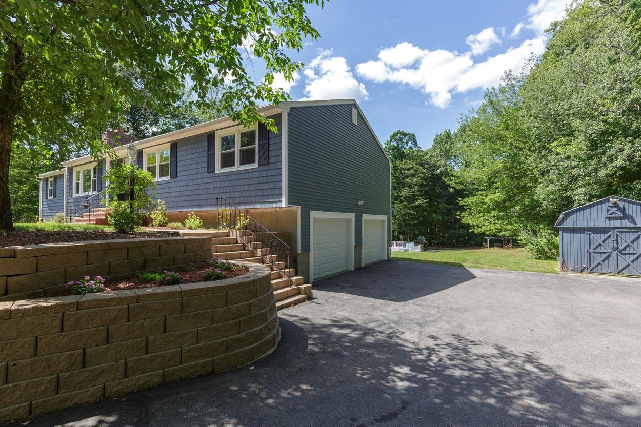10 Mayflower Drive