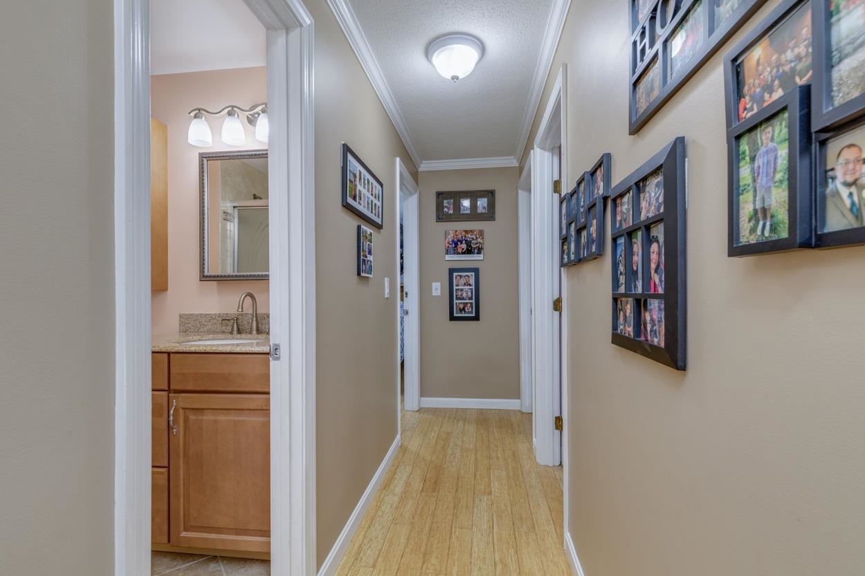 10 Mayflower Drive