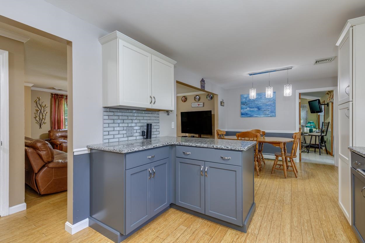 10 Mayflower Drive