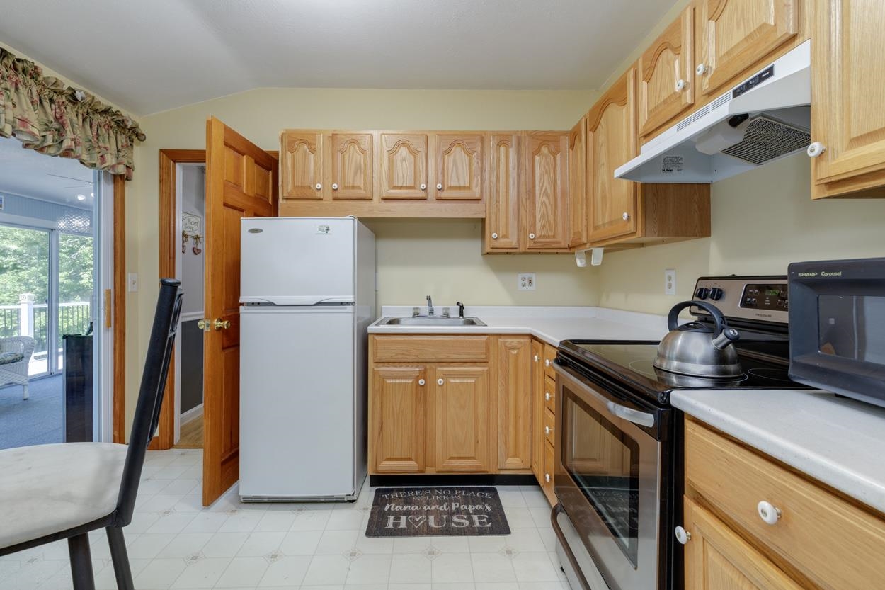 10 Mayflower Drive