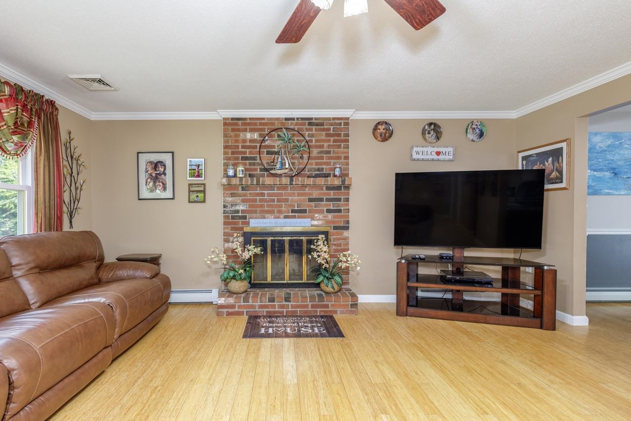10 Mayflower Drive