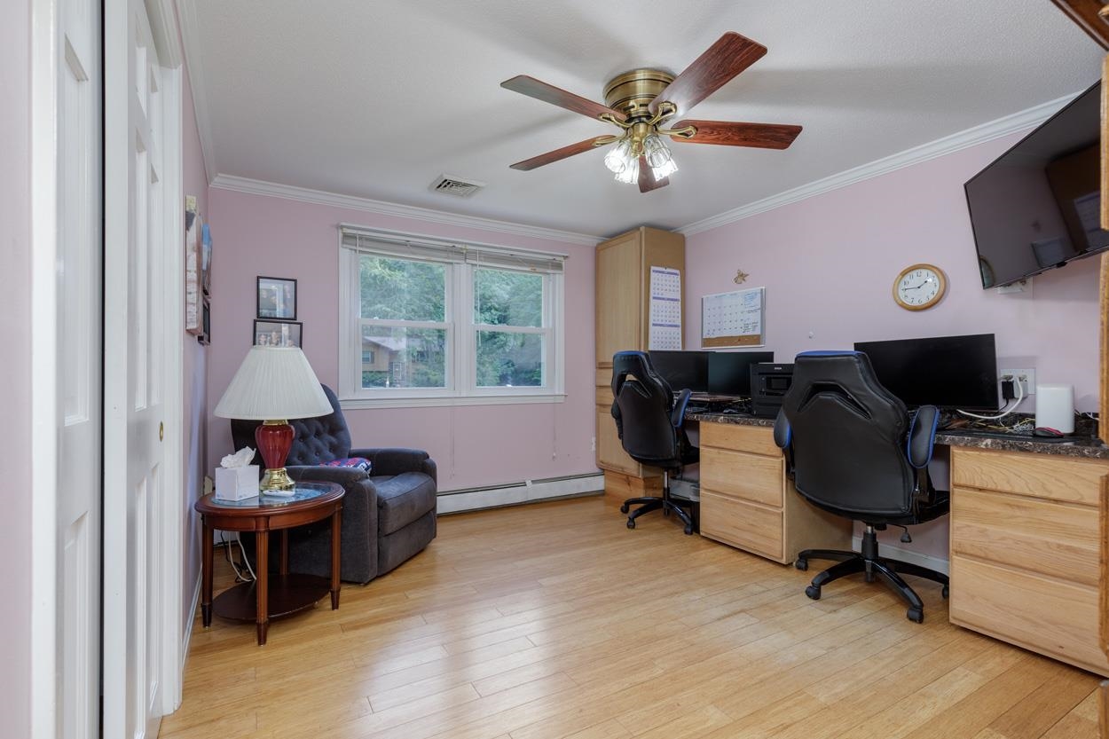 10 Mayflower Drive