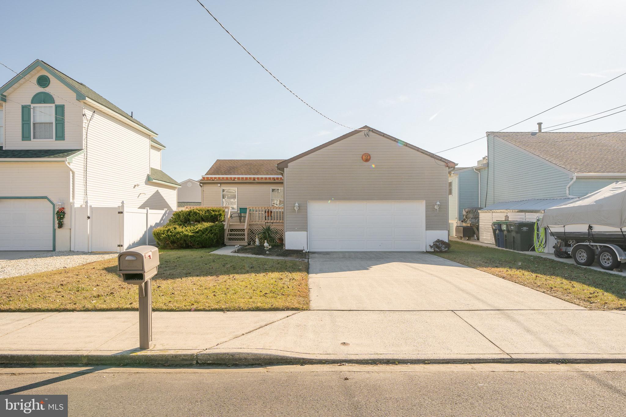4 TRAVERS PLACE