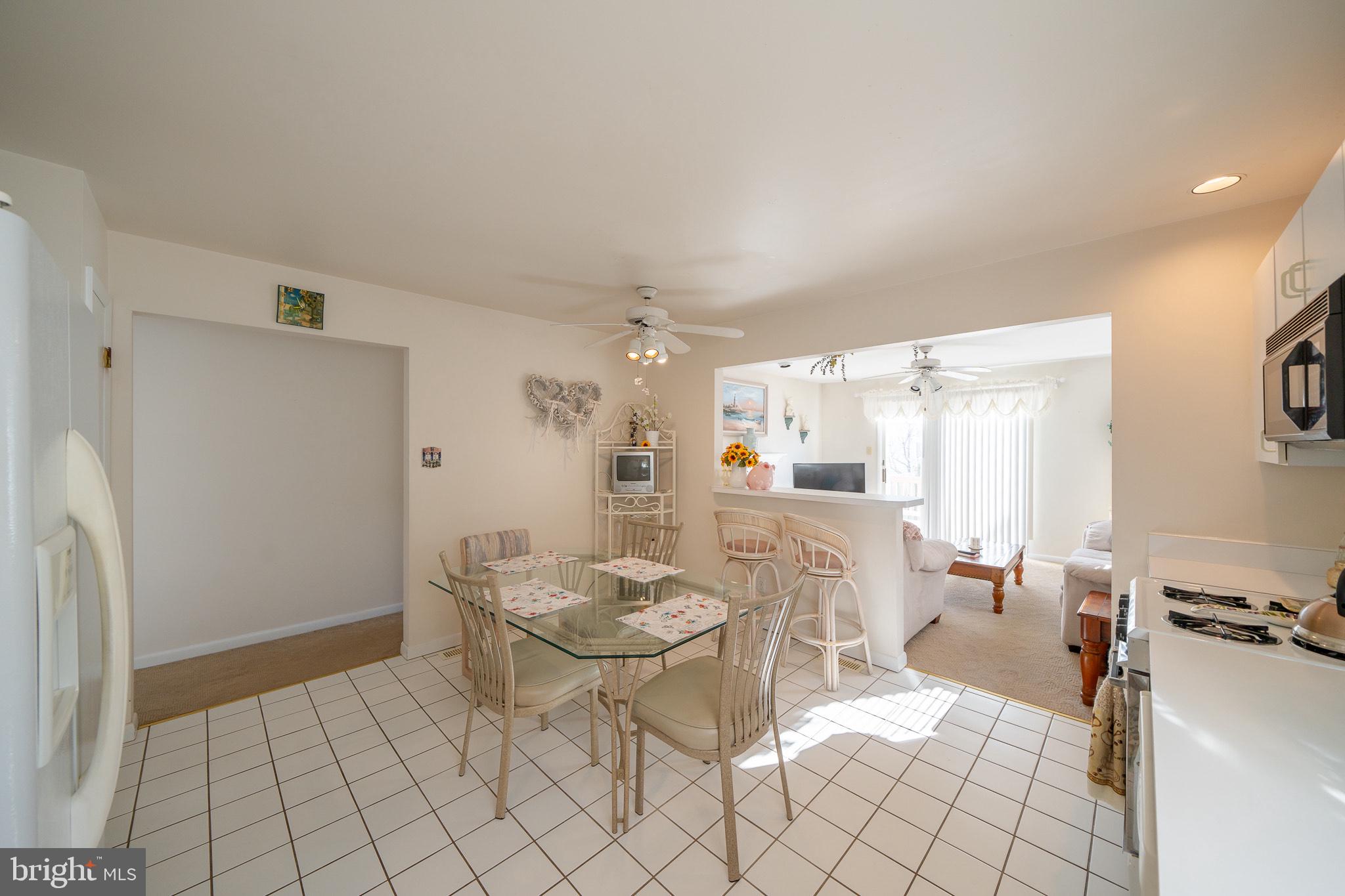 4 TRAVERS PLACE