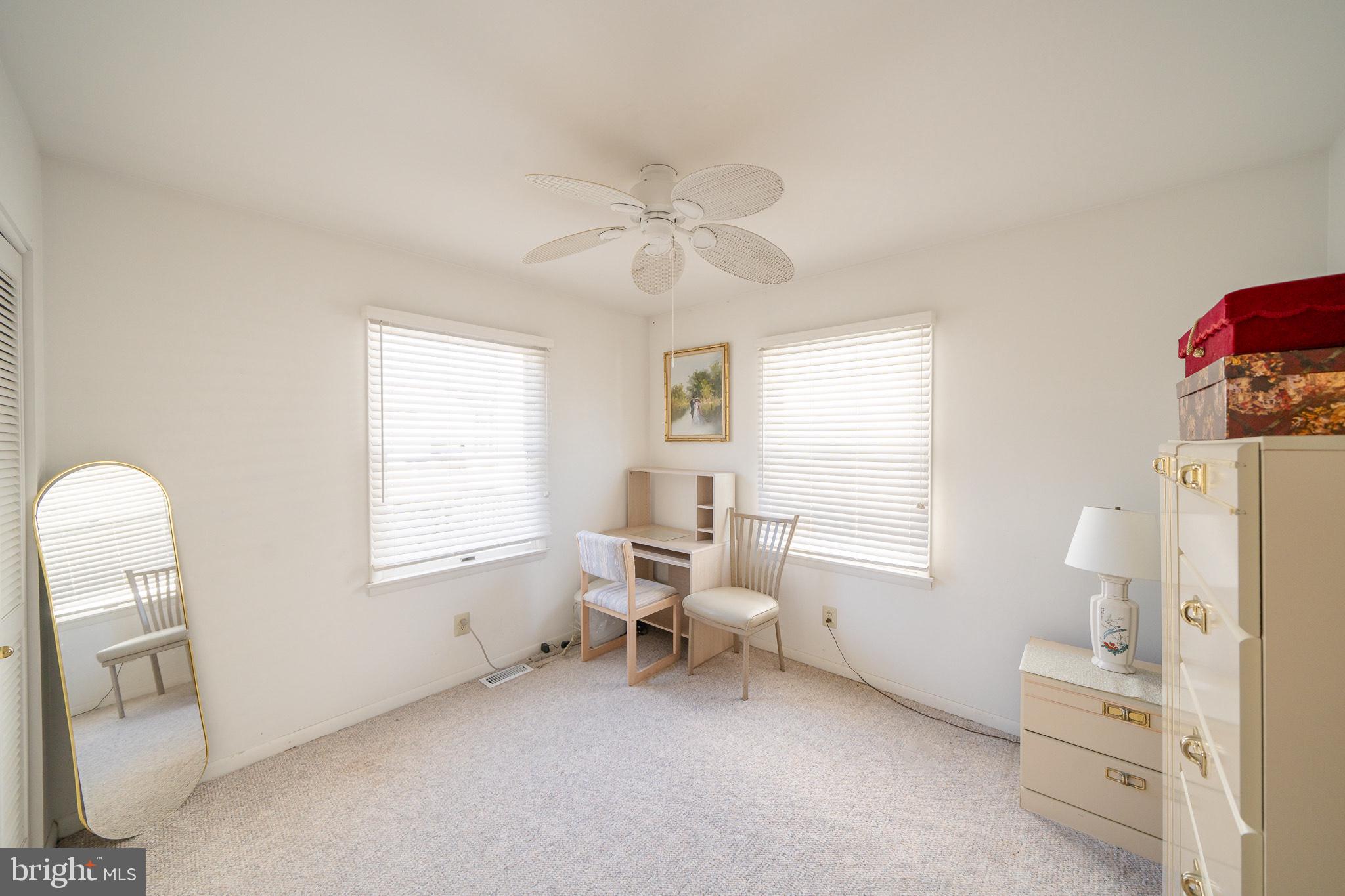 4 TRAVERS PLACE