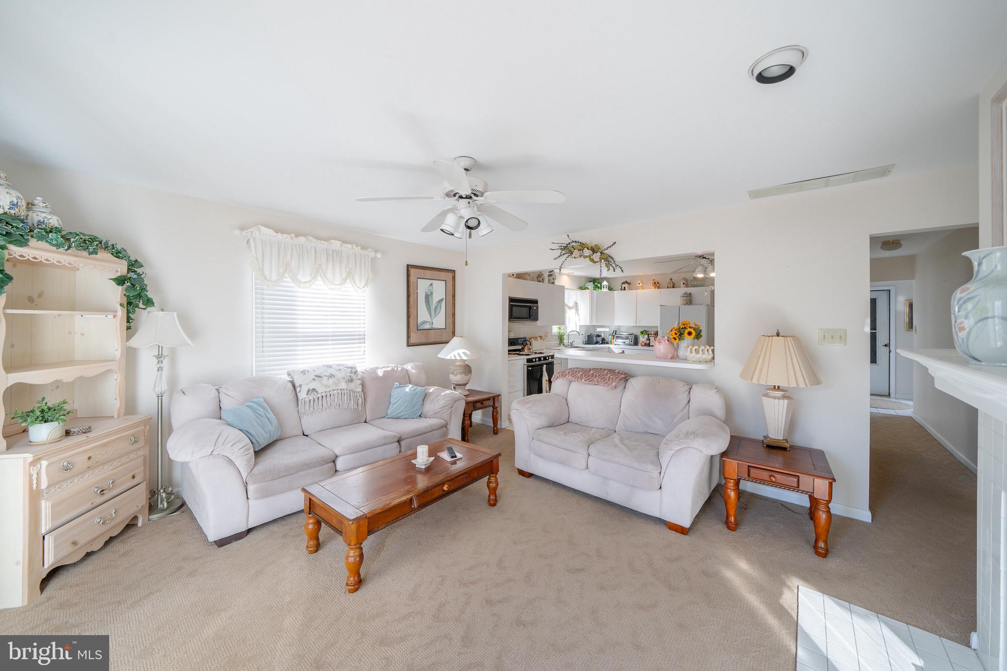 4 TRAVERS PLACE