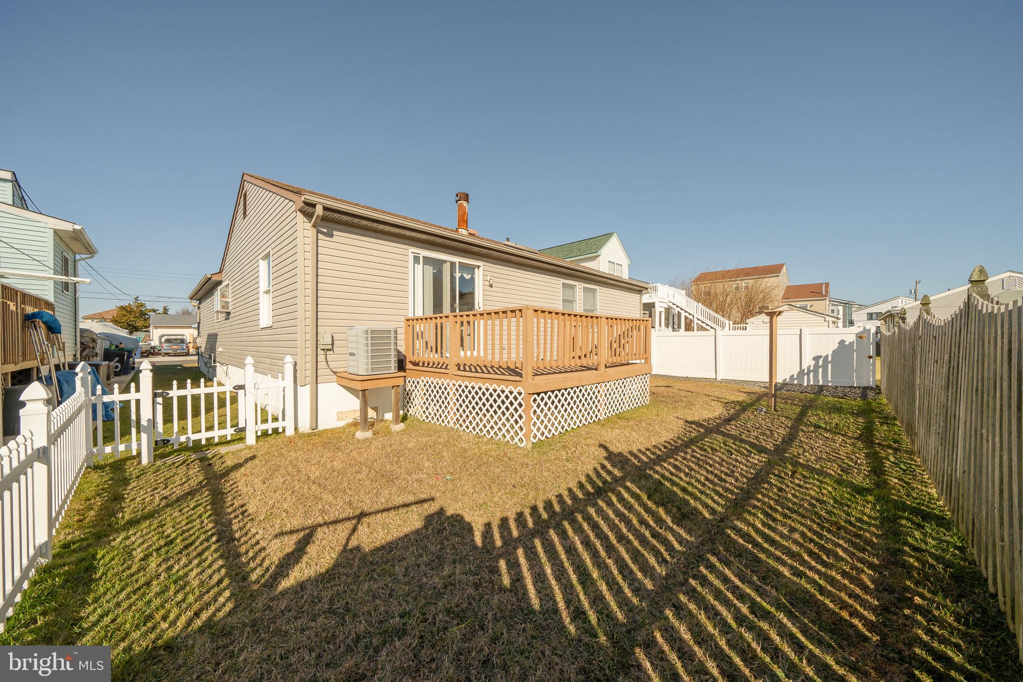 4 TRAVERS PLACE