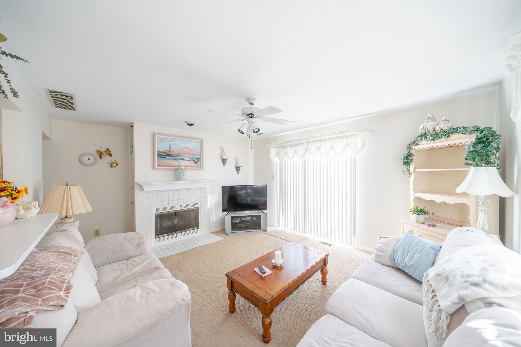 4 TRAVERS PLACE