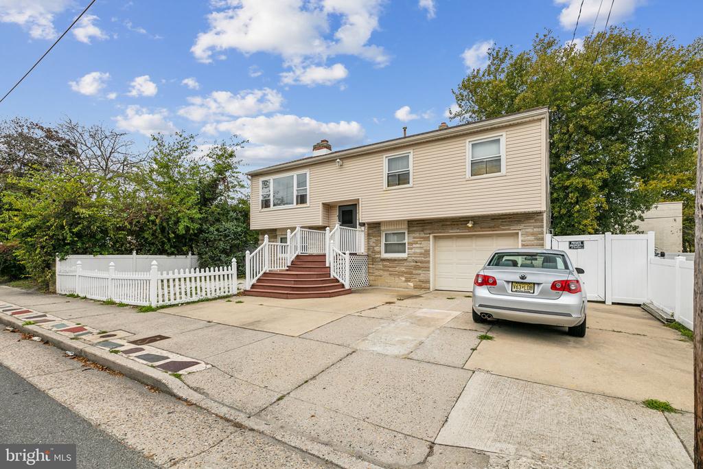 1617 Marmora Ave