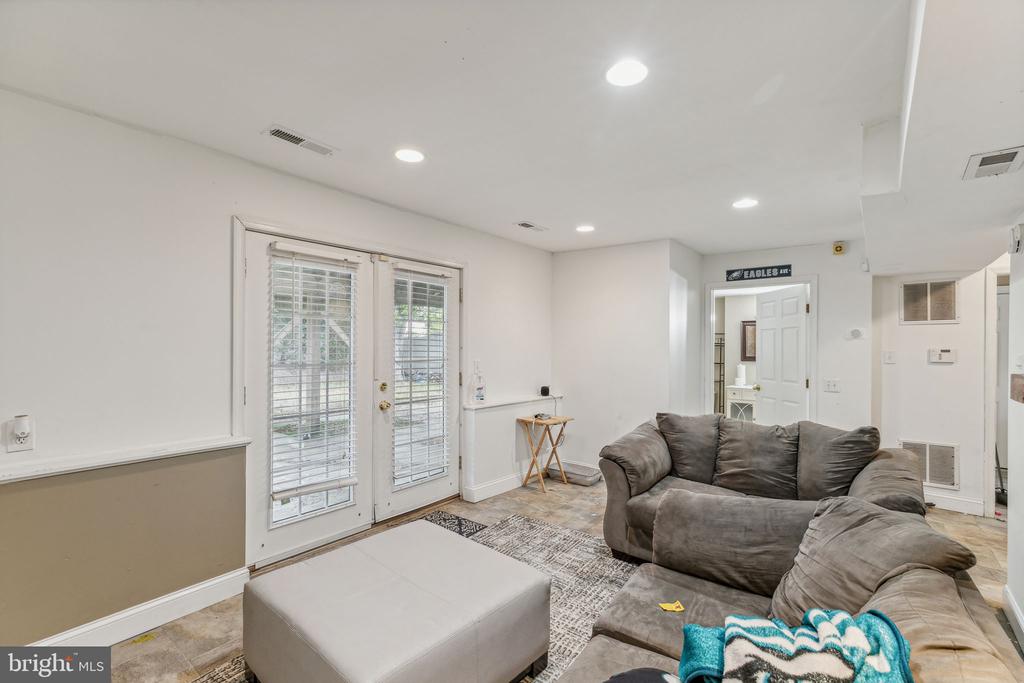 1617 Marmora Ave