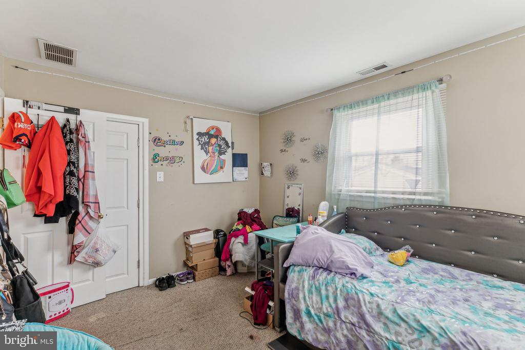 1617 Marmora Ave