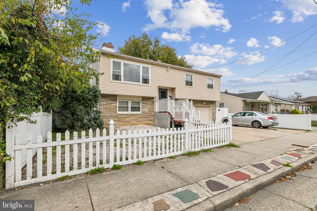 1617 Marmora Ave