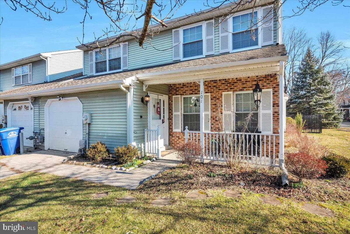 101 Stratton Ln
