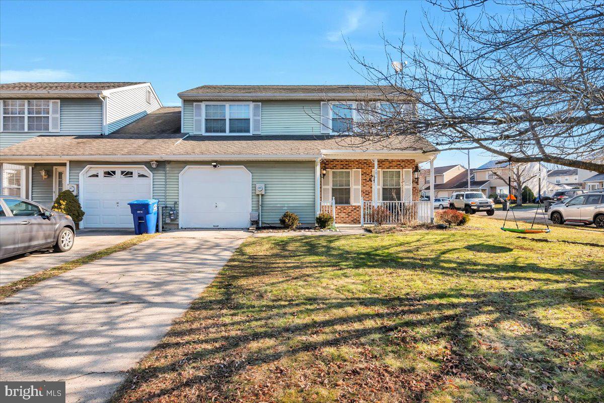 101 Stratton Ln