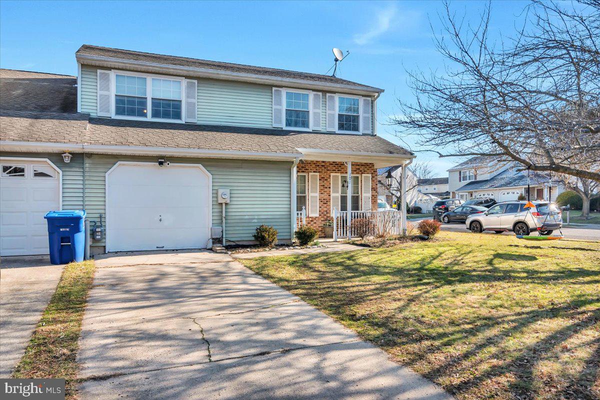 101 Stratton Ln