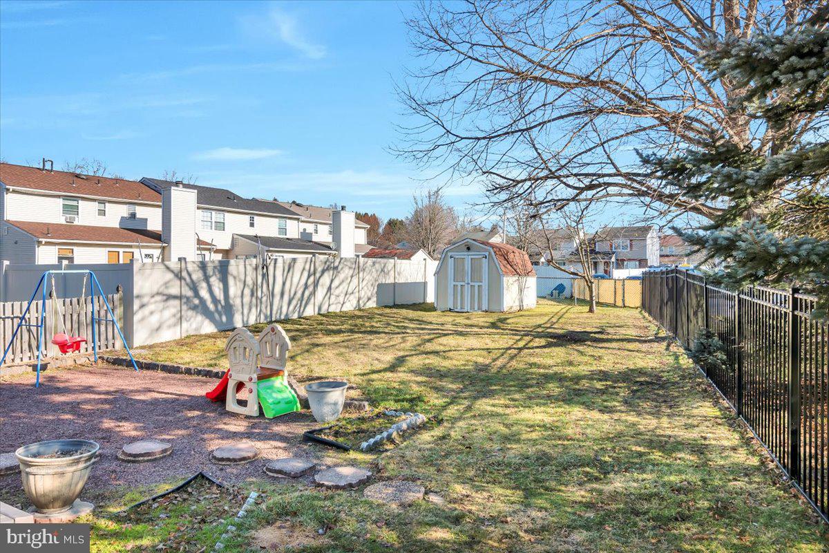 101 Stratton Ln