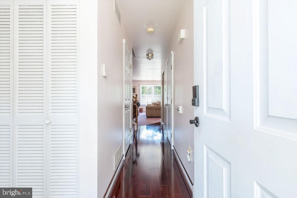 28 Theo Ct