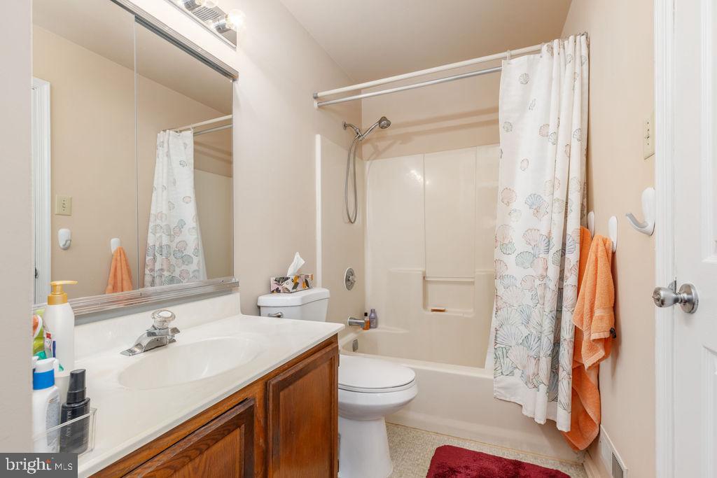 28 Theo Ct