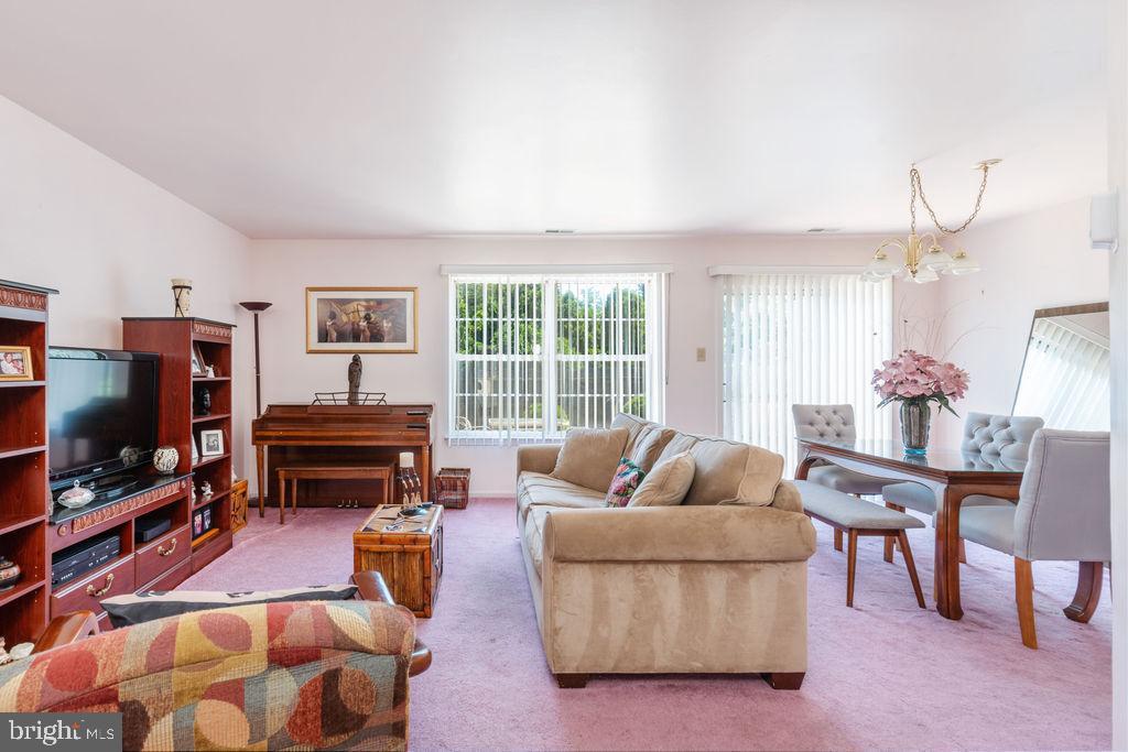 28 Theo Ct
