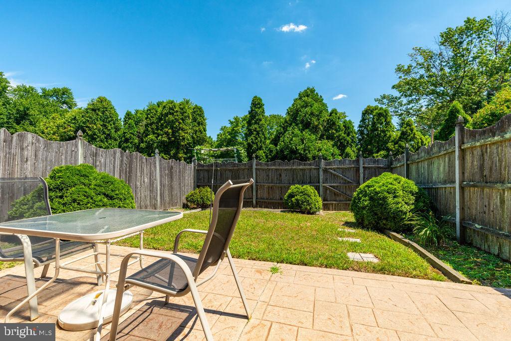 28 Theo Ct