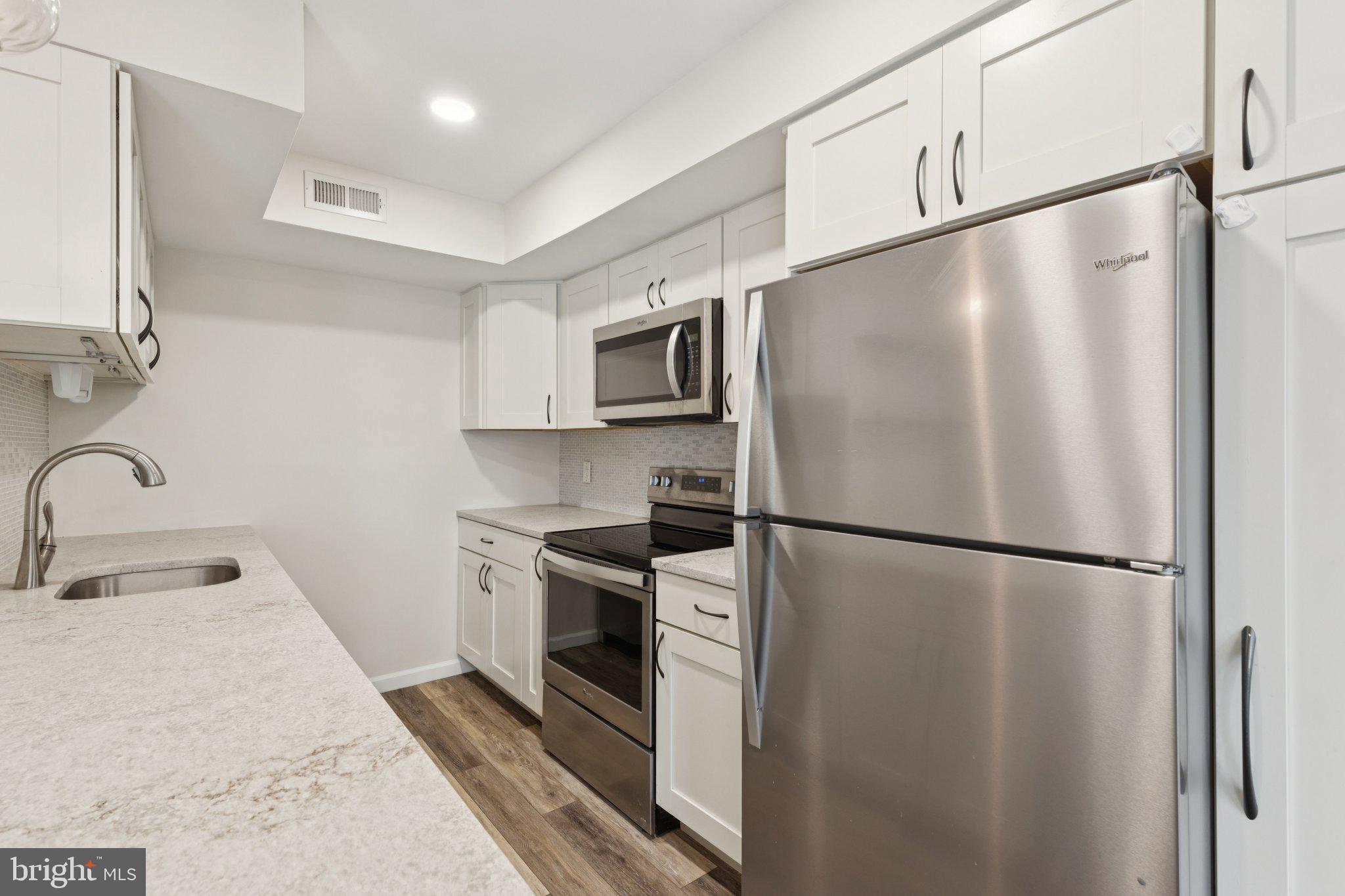 115 E Kings Hwy #420