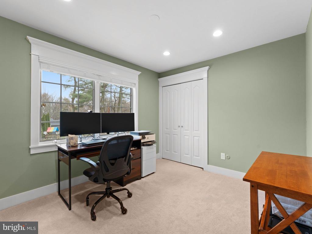 236 CARRIAGE HILL DRIVE