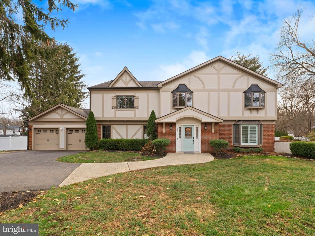 236 CARRIAGE HILL DRIVE