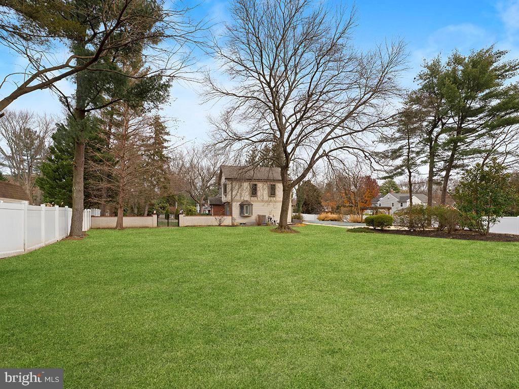 236 CARRIAGE HILL DRIVE