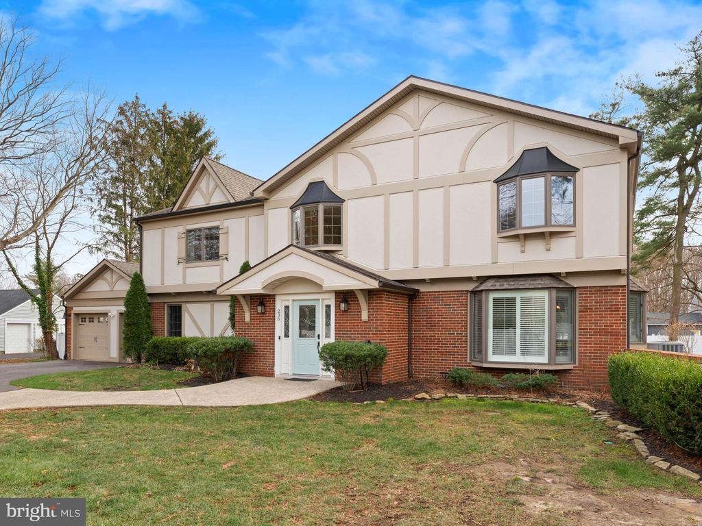 236 CARRIAGE HILL DRIVE