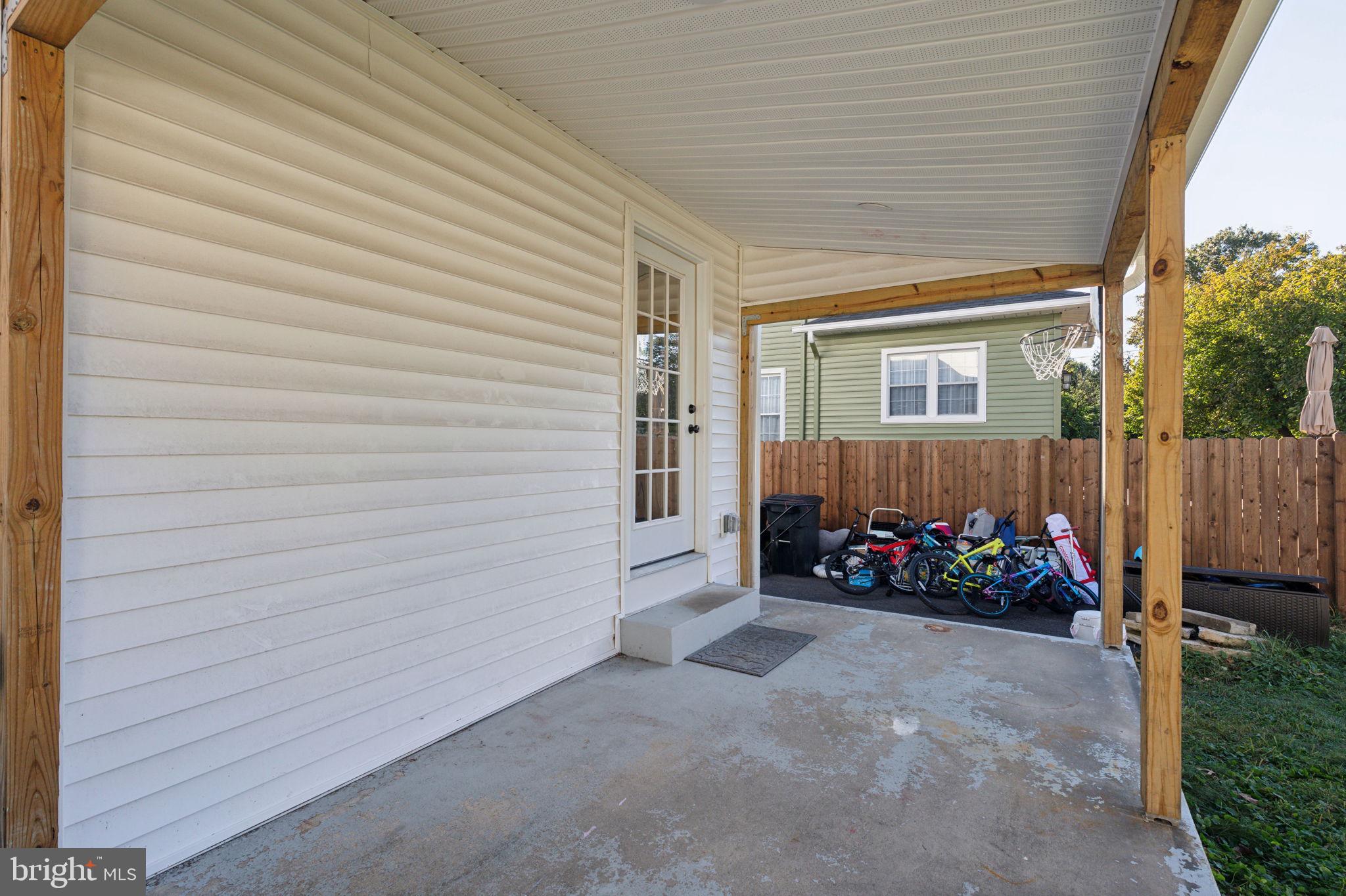1935 Maple Ave