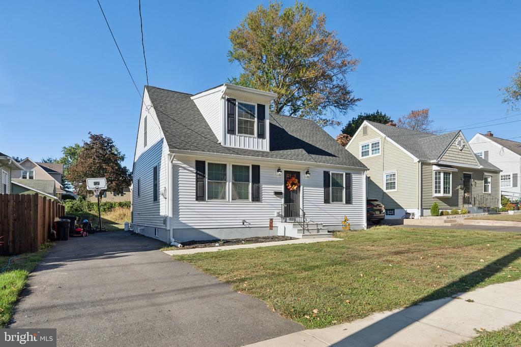 1935 Maple Ave
