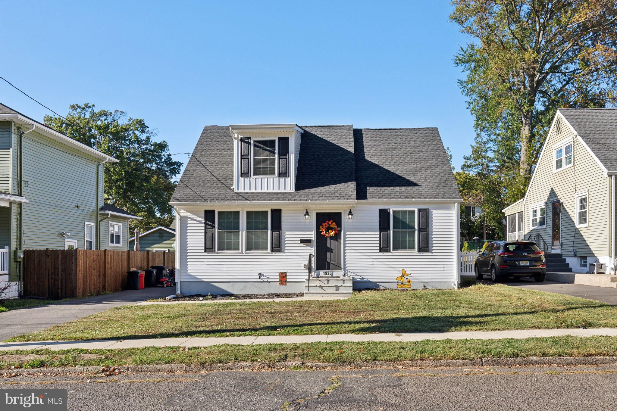 1935 Maple Ave