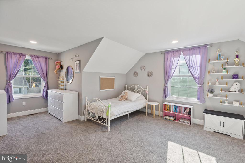 1935 Maple Ave