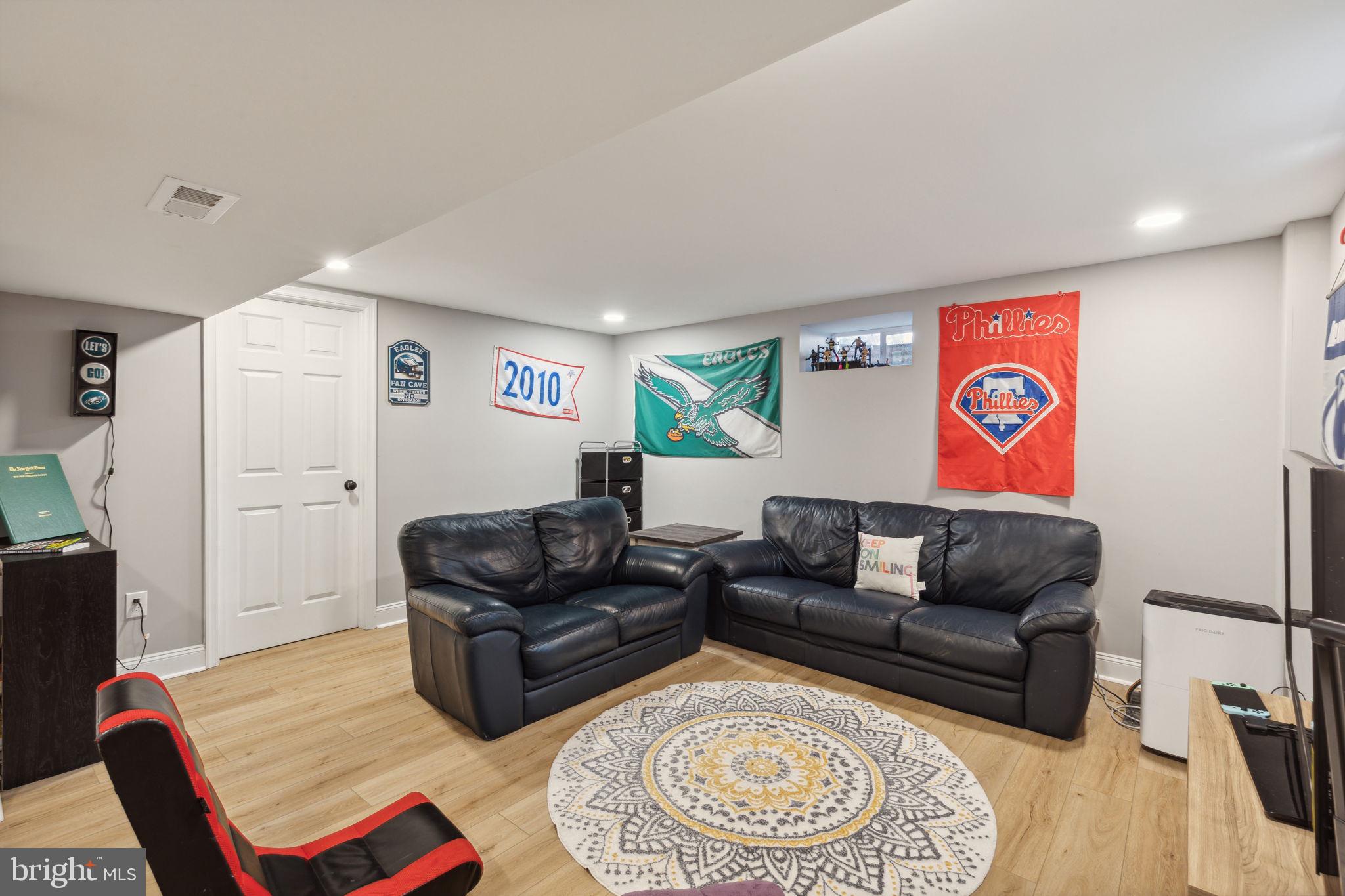 1935 Maple Ave