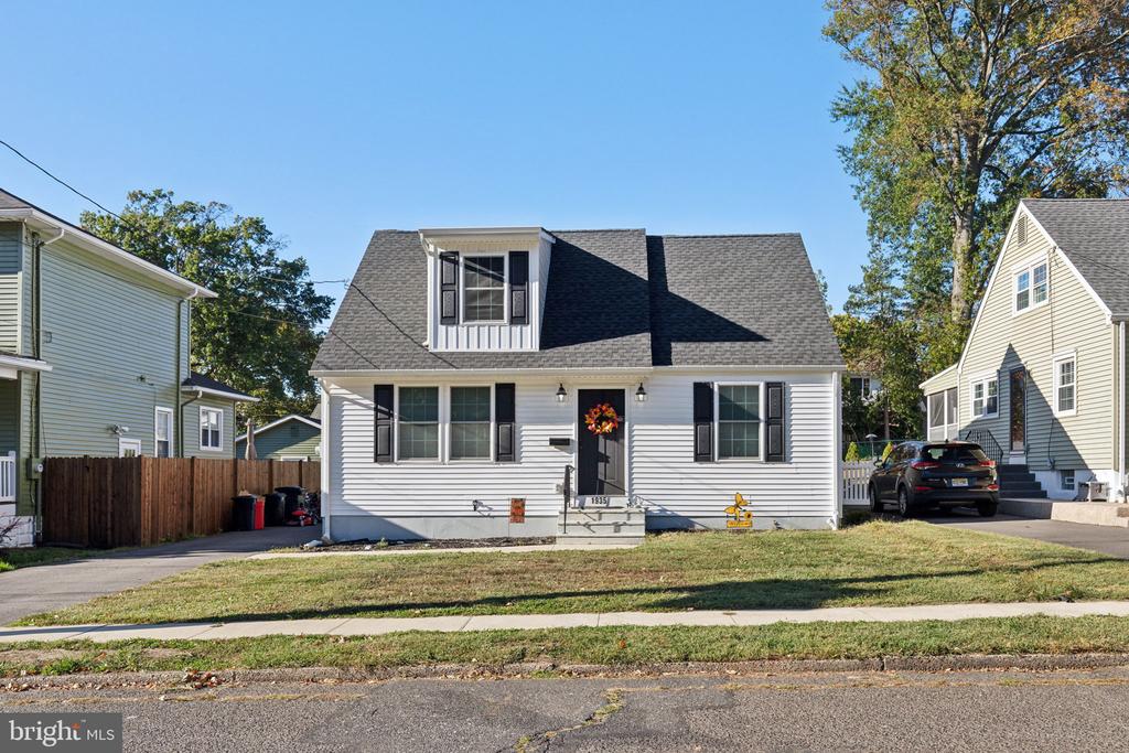 1935 Maple Ave
