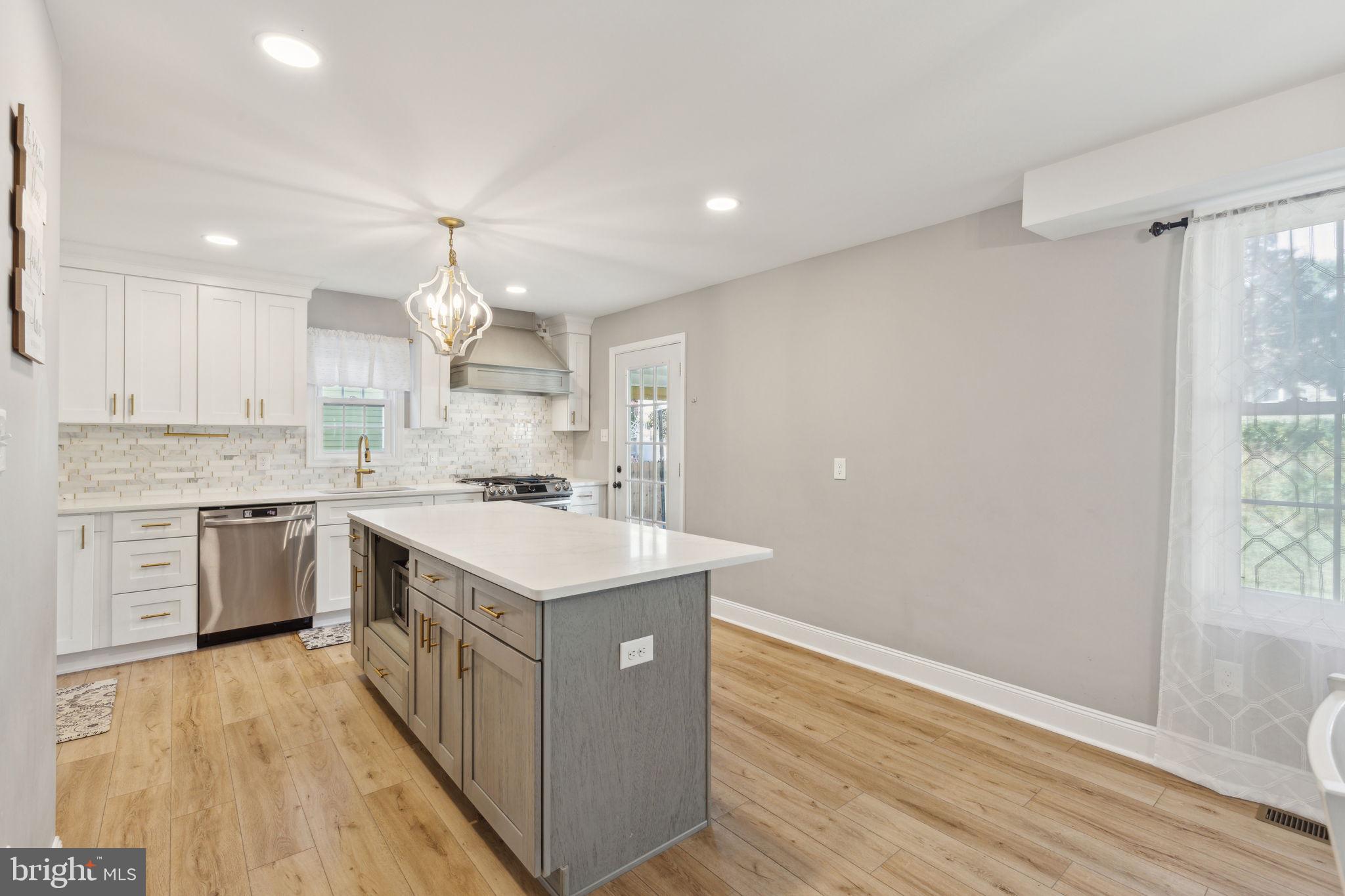 1935 Maple Ave