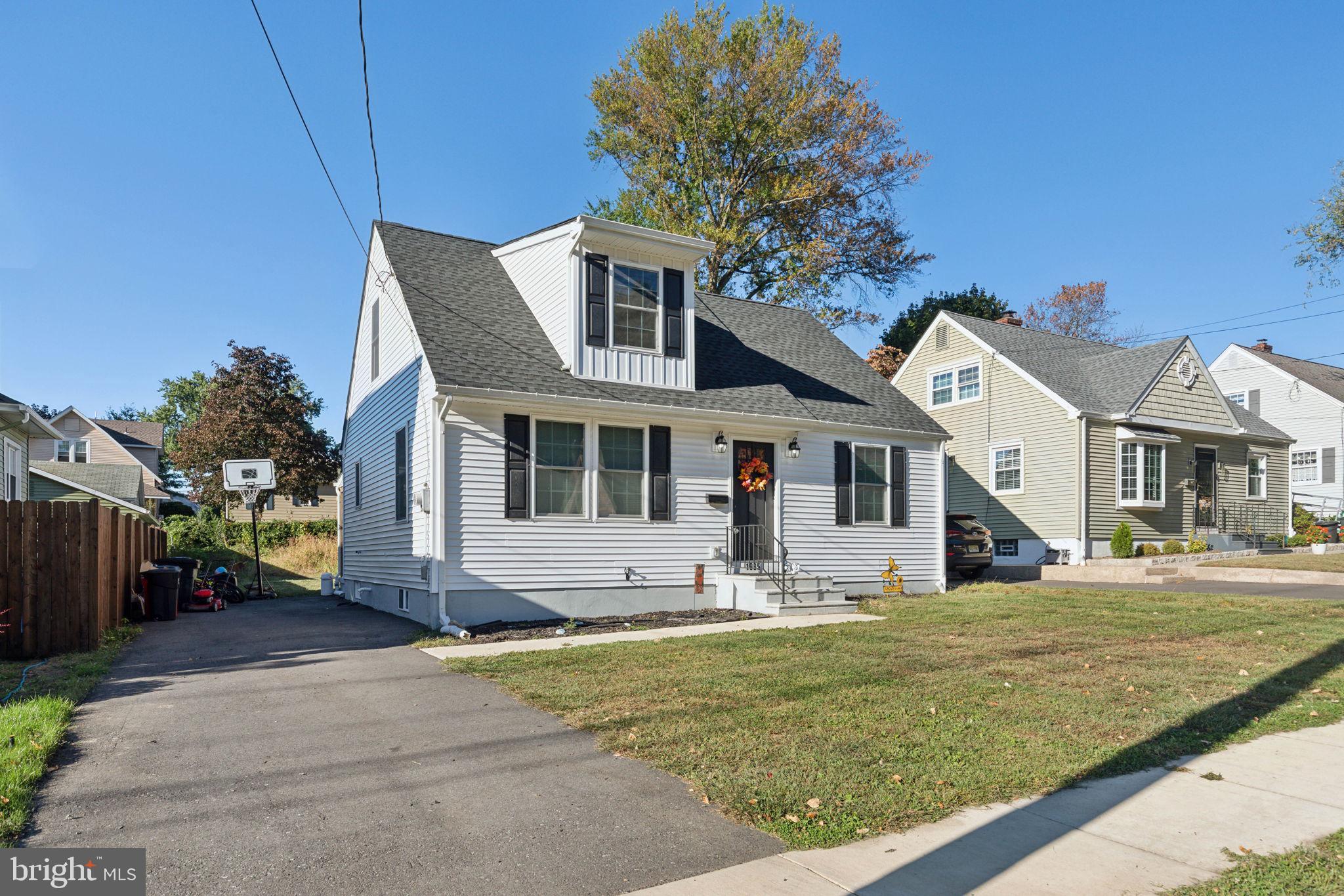 1935 Maple Ave