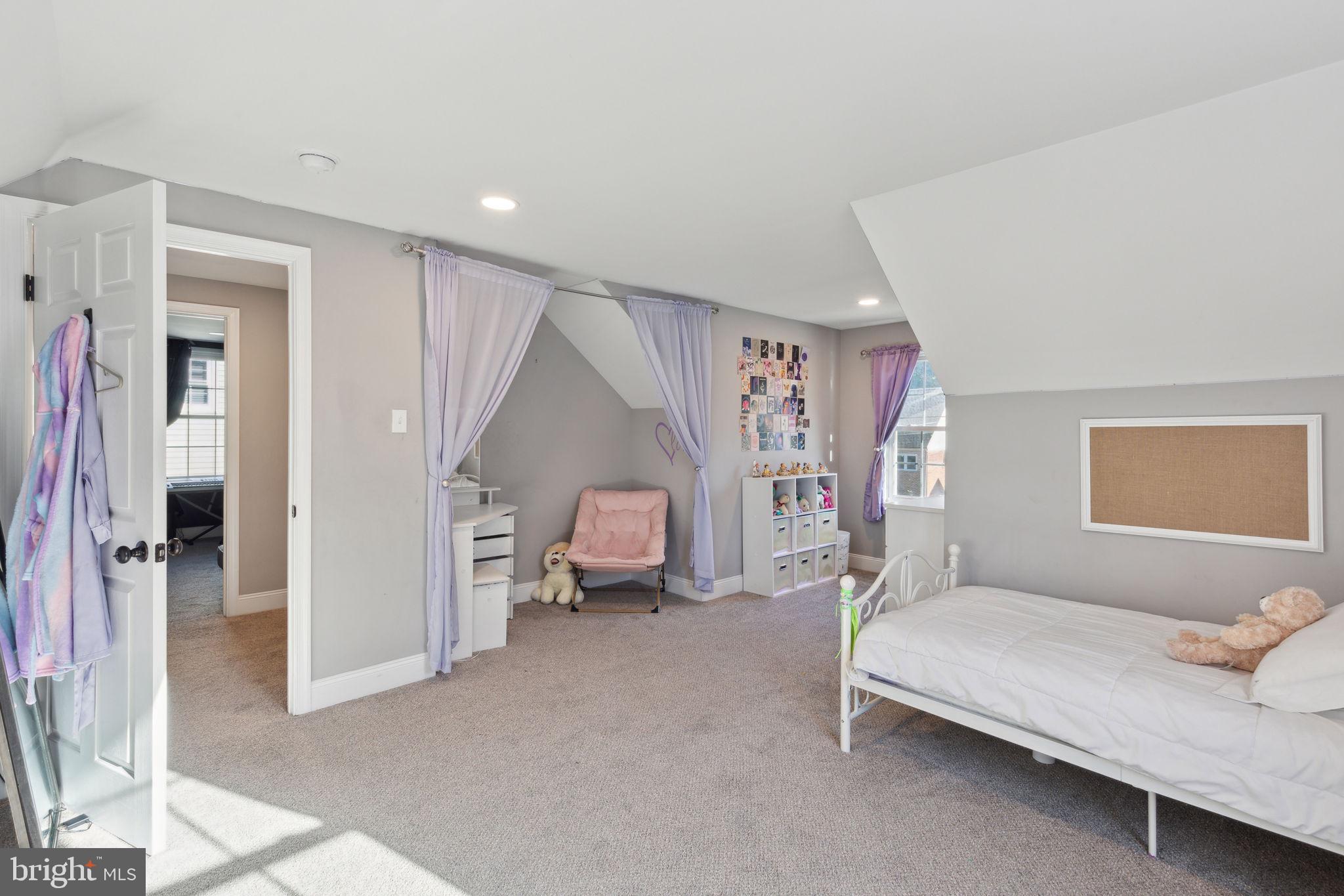 1935 Maple Ave